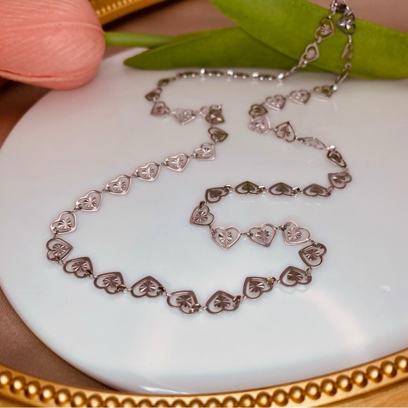 Pretty Heart Diamond Cut Design Dainty Chain Necklace in Silver - Picture 3 of 5